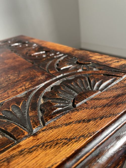 ANTIQUE 20TH CENTURY CARVED SIDE TABLE IN OAK - ADDITIONAL PHOTO 5
