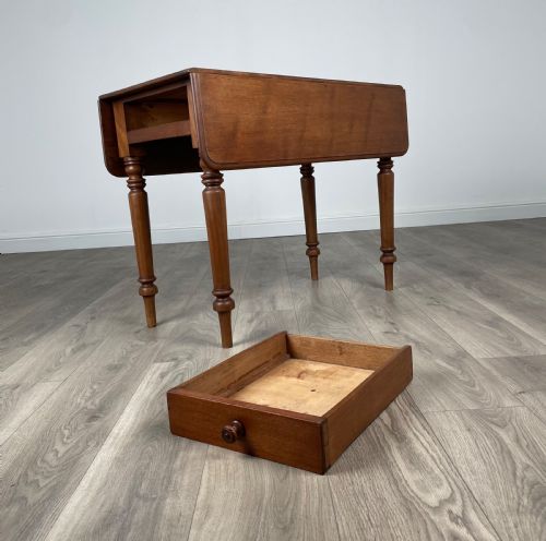 ANTIQUE 19TH CENTURY PEMBROKE TABLE IN MAHOGANY - ADDITIONAL PHOTO 2