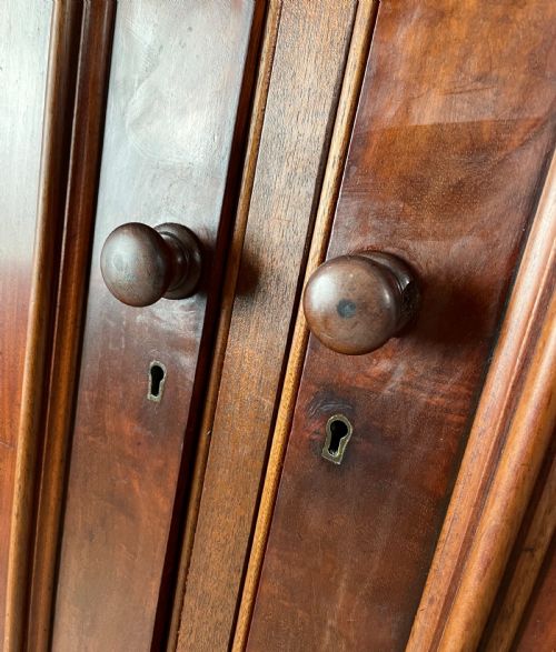 ANTIQUE 19TH CENTURY WARDROBE IN MAHOGANY - ADDITIONAL PHOTO 3