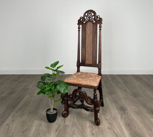 antique 17th century oak bedroom chair hall chair - CATEGORY: ANTIQUE CHAIRS - DATED 17TH CENTURY