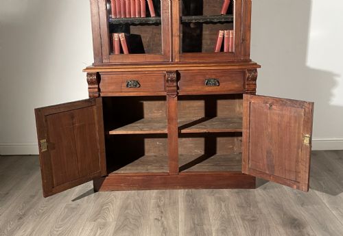 ANTIQUE 20TH CENTURY BOOKCASE ON CUPBOARD IN WALNUT - ADDITIONAL PHOTO 7