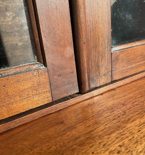 ANTIQUE 20TH CENTURY BOOKCASE ON CUPBOARD IN WALNUT - ADDITIONAL PHOTO 8