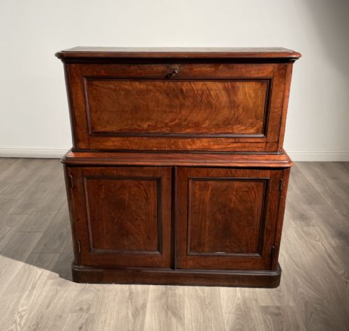 antique victorian secretaire pigeon hole in mahogany - CATEGORY: ANTIQUE BUREAU - DATED VICTORIAN