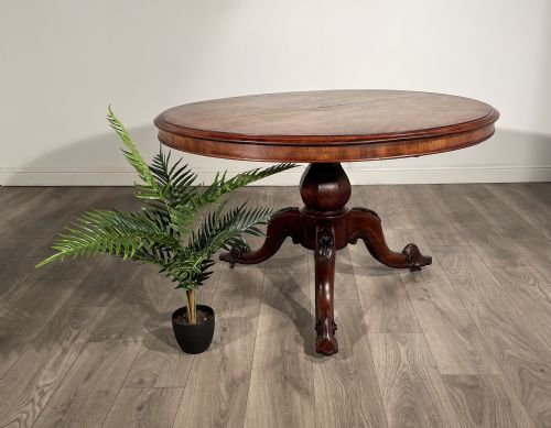 antique 19th century centre table in walnut - CATEGORY: ANTIQUE TABLES - DATED VICTORIAN