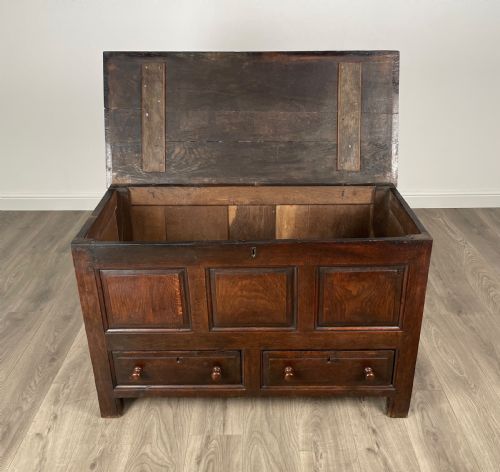 ANTIQUE 18TH CENTURY BLANKET BOX MULE CHEST IN OAK - ADDITIONAL PHOTO 1