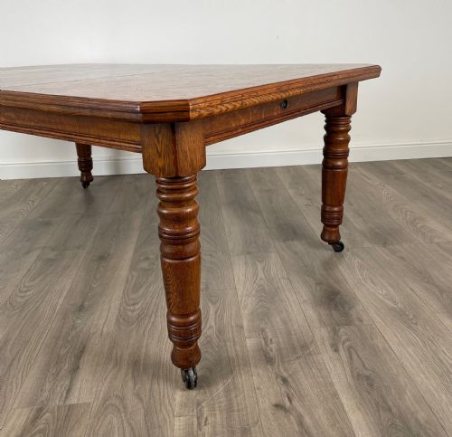 ANTIQUE 19TH CENTURY QUARTER CUT OAK DINING TABLE - ADDITIONAL PHOTO 9