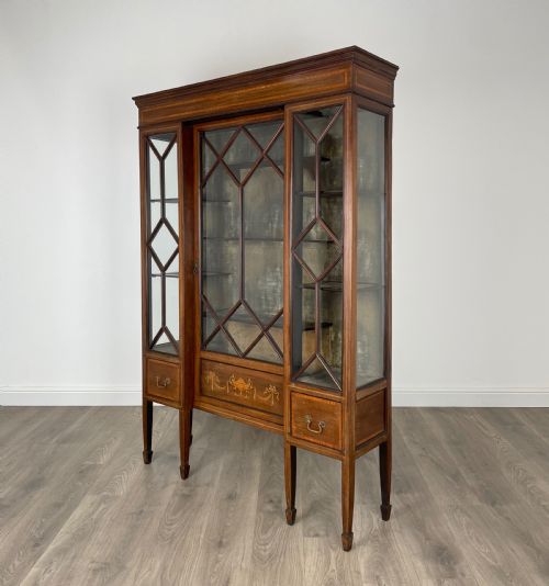 ANTIQUE 19TH CENTURY INLAID DISPLAY CABINET IN MAHOGANY - ADDITIONAL PHOTO 3