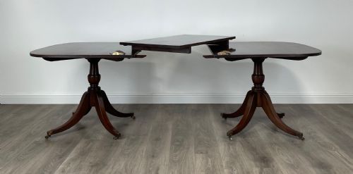 ANTIQUE GEORGIAN DINING TABLE IN MAHOGANY - ADDITIONAL PHOTO 2