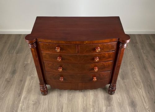 ANTIQUE 19TH CENTURY BOW FRONT CHEST OF DRAWERS IN MAHOGANY - ADDITIONAL PHOTO 3