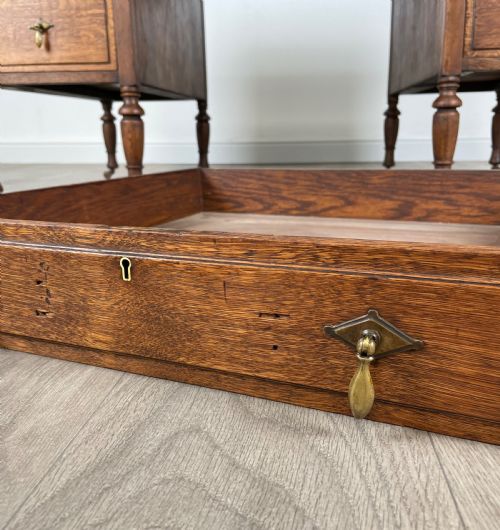 ANTIQUE 20TH CENTURY JACOBEAN STYLE DESK IN OAK - ADDITIONAL PHOTO 2