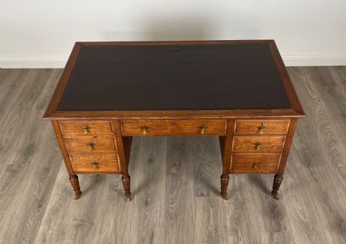 ANTIQUE 20TH CENTURY JACOBEAN STYLE DESK IN OAK - ADDITIONAL PHOTO 3