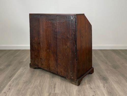 ANTIQUE 18TH CENTURY HEAVILY CARVED BUREAU IN OAK - ADDITIONAL PHOTO 8