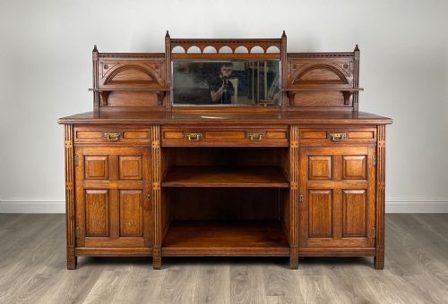 antique 20th century sideboard in oak - CATEGORY: ANTIQUE SIDEBOARDS - DATED EDWARDIAN