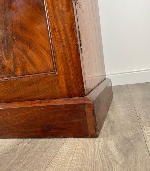 ANTIQUE 18TH CENTURY WARDROBE IN MAHOGANY - ADDITIONAL PHOTO 10
