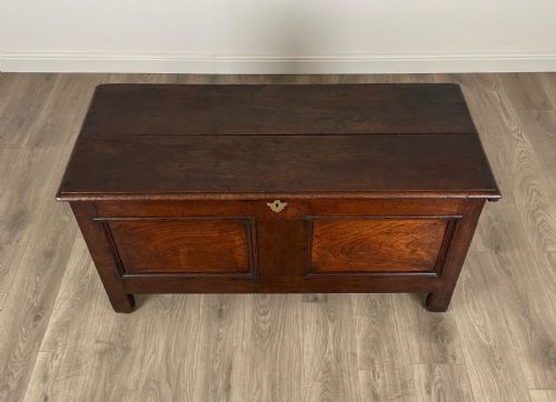 ANTIQUE 18TH CENTURY COFFER BLANKET BOX IN OAK - ADDITIONAL PHOTO 1