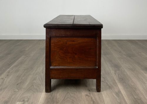 ANTIQUE 18TH CENTURY COFFER BLANKET BOX IN OAK - ADDITIONAL PHOTO 5