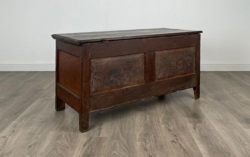 ANTIQUE 18TH CENTURY COFFER BLANKET BOX IN OAK - ADDITIONAL PHOTO 6