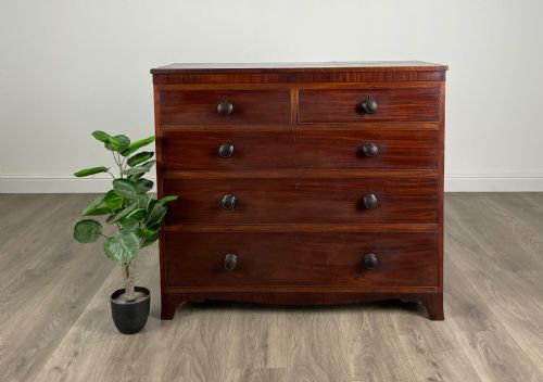 antique georgian chest of drawers in mahogany - CATEGORY: ANTIQUE CHEST OF DRAWERS - DATED GEORGIAN