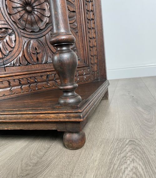 ANTIQUE HEAVILY CARVED VICTORIAN SIDEBOARD IN OAK - ADDITIONAL PHOTO 11