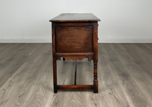 ANTIQUE 20TH CENTURY SIDEBOARD IN OAK - ADDITIONAL PHOTO 6