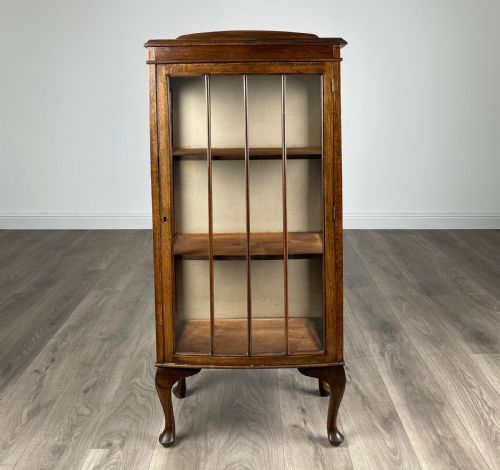 antique 20th century display cabinet in oak - CATEGORY: ANTIQUE CABINETS - DATED EDWARDIAN