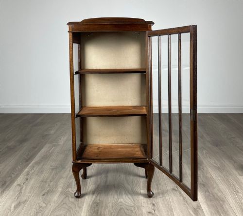 ANTIQUE 20TH CENTURY DISPLAY CABINET IN OAK - ADDITIONAL PHOTO 1