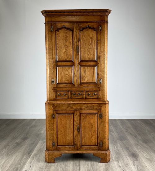 antique 20th century corner cupboard in oak ref af3062 - CATEGORY: ANTIQUE CUPBOARDS - DATED EDWARDIAN