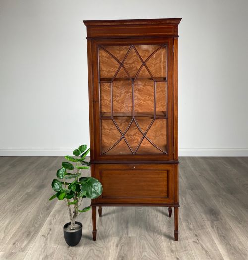 antique 19th century display cabinet in mahogany - CATEGORY: ANTIQUE CABINETS - DATED 19TH CENTURY