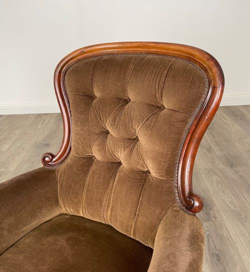 ANTIQUE 19TH CENTURY BUTTON BACK ARMCHAIR IN MAHOGANY - ADDITIONAL PHOTO 8