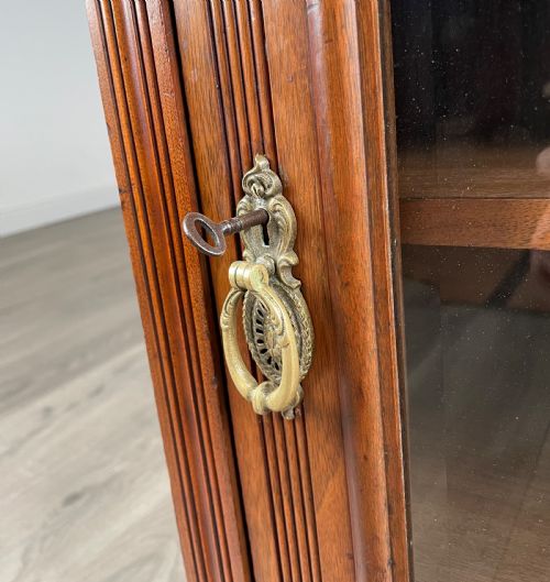 ANTIQUE 20TH CENTURY GLAZED CABINET IN WALNUT - ADDITIONAL PHOTO 10