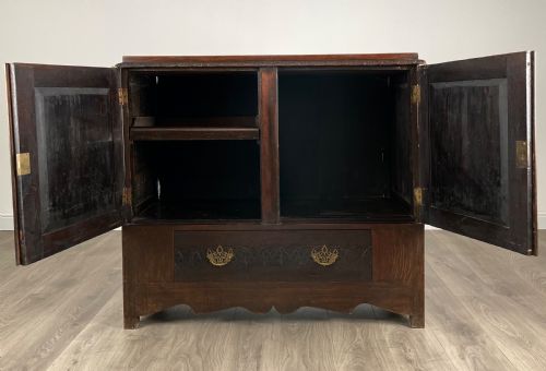 ANTIQUE 19TH CENTURY HEAVILY CARVED CUPBOARD IN OAK - ADDITIONAL PHOTO 1