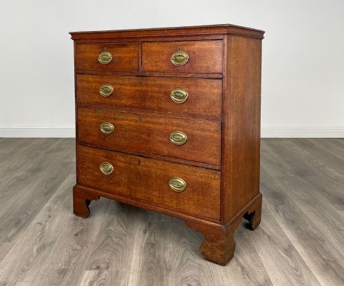 ANTIQUE 18TH CENTURY CHEST OF DRAWERS IN OAK - ADDITIONAL PHOTO 1