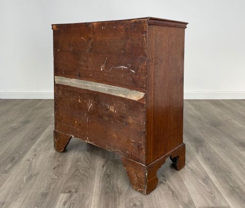 ANTIQUE 18TH CENTURY CHEST OF DRAWERS IN OAK - ADDITIONAL PHOTO 5