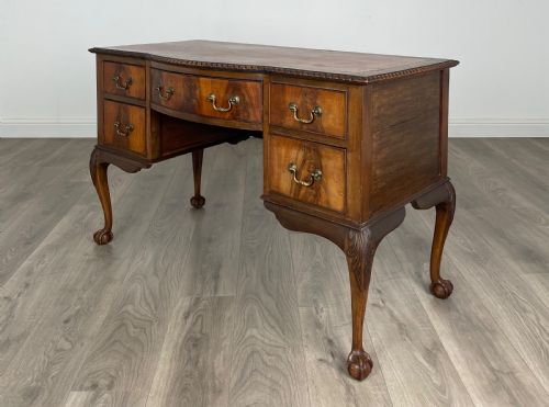 ANTIQUE 20TH CENTURY LEATHER TOP WRITING DESK IN MAHOGANY - ADDITIONAL PHOTO 1