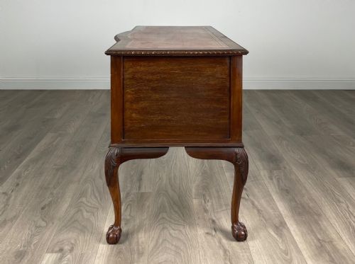 ANTIQUE 20TH CENTURY LEATHER TOP WRITING DESK IN MAHOGANY - ADDITIONAL PHOTO 2