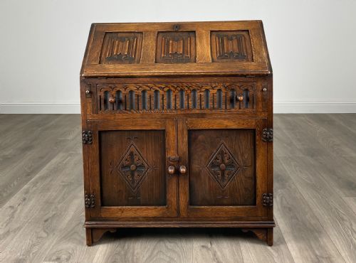 antique 20th century carved bureau in oak - CATEGORY: ANTIQUE BUREAU - DATED EDWARDIAN