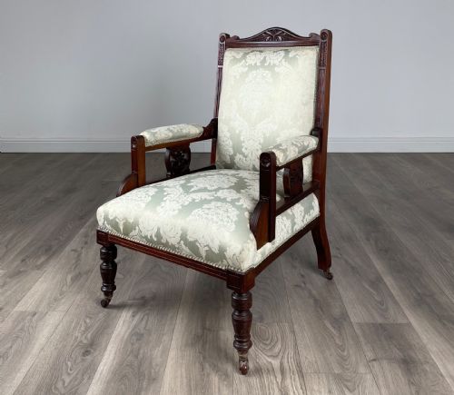 antique 20th century armchair in mahogany - CATEGORY: ANTIQUE CHAIRS - DATED EDWARDIAN