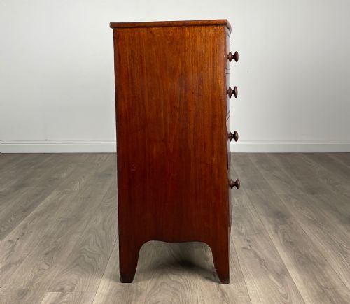 ANTIQUE 18TH CENTURY BOW FRONT CHEST OF DRAWERS IN MAHOGANY - ADDITIONAL PHOTO 6