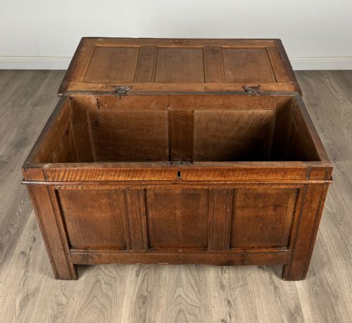 ANTIQUE 18TH CENTURY COFFER BLANKET BOX IN OAK - ADDITIONAL PHOTO 8