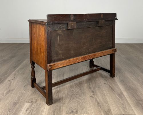 ANTIQUE 20TH CENTURY CARVED OAK SIDEBOARD - ADDITIONAL PHOTO 3