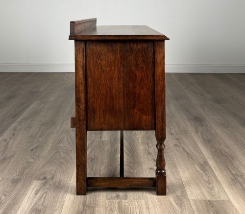 ANTIQUE 20TH CENTURY CARVED OAK SIDEBOARD - ADDITIONAL PHOTO 6