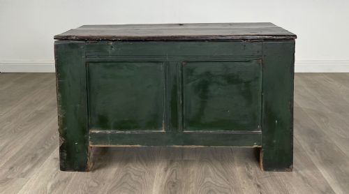 ANTIQUE FINE QUALITY 18TH CENTURY COFFER BLANKET BOX IN OAK - ADDITIONAL PHOTO 4