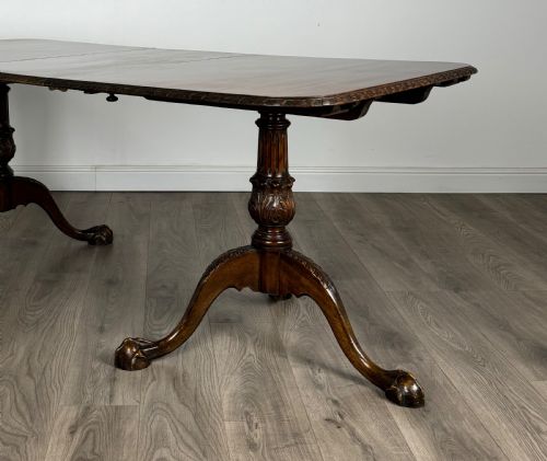 ANTIQUE 20TH CENTURY CARVED DINING TABLE IN MAHOGANY - ADDITIONAL PHOTO 1