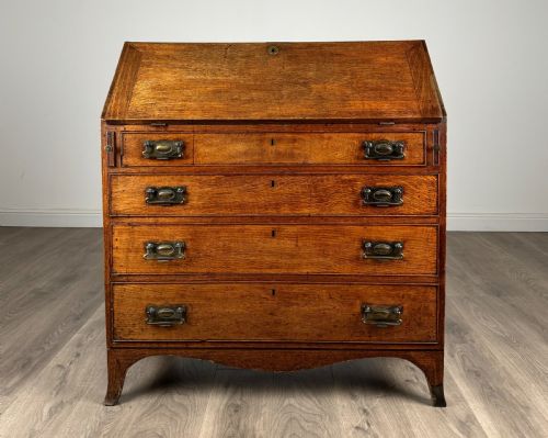antique 18th century bureau in oak - CATEGORY: ANTIQUE BUREAU - DATED GEORGIAN