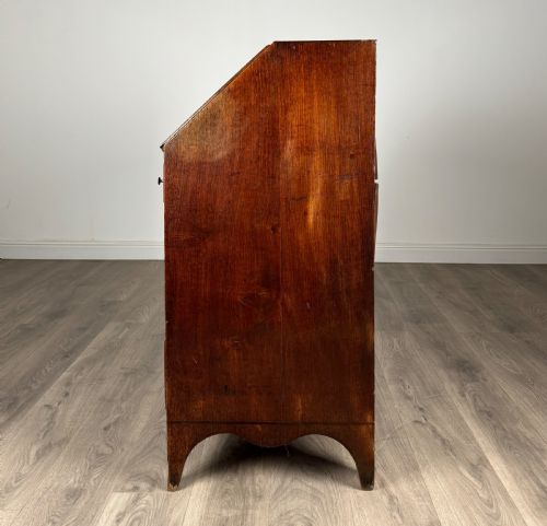 ANTIQUE 18TH CENTURY BUREAU IN OAK - ADDITIONAL PHOTO 3