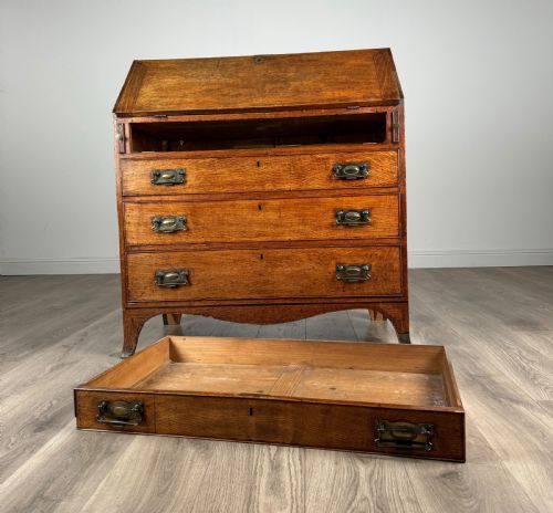 ANTIQUE 18TH CENTURY BUREAU IN OAK - ADDITIONAL PHOTO 10