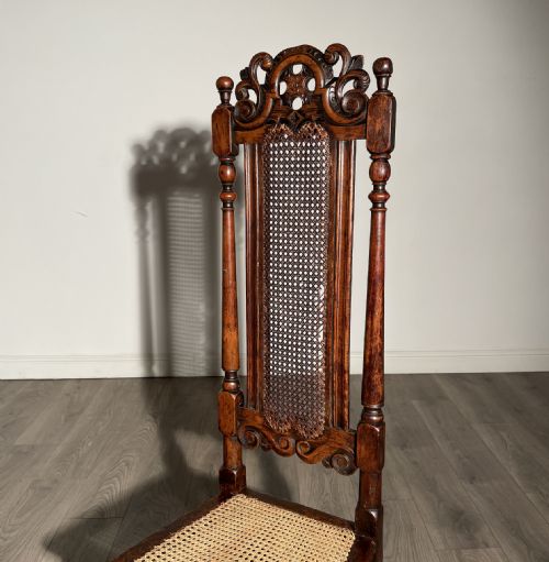 ANTIQUE 17TH CENTURY BEDROOM CHAIR HALL CHAIR IN OAK - ADDITIONAL PHOTO 1
