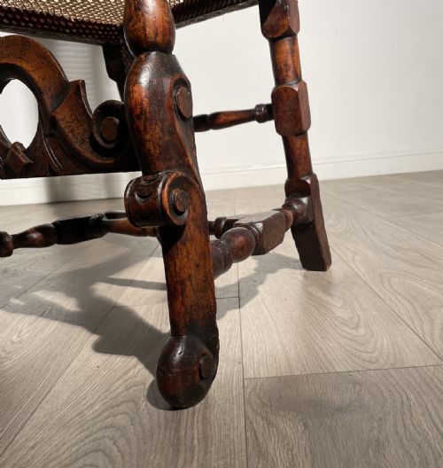 ANTIQUE 17TH CENTURY BEDROOM CHAIR HALL CHAIR IN OAK - ADDITIONAL PHOTO 6