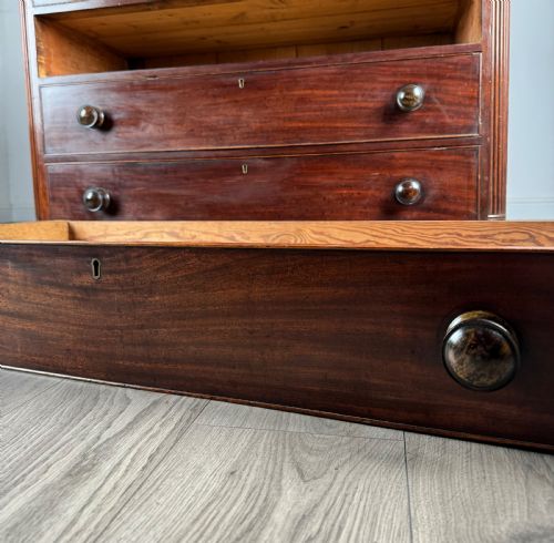 ANTIQUE 18TH CENTURY QUALITY MAHOGANY CHEST OF DRAWERS - ADDITIONAL PHOTO 10
