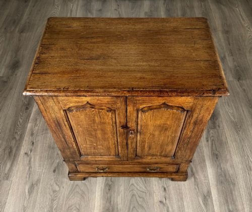 ANTIQUE 20TH CENTURY FINE QUALITY CUPBOARD IN OAK - ADDITIONAL PHOTO 7